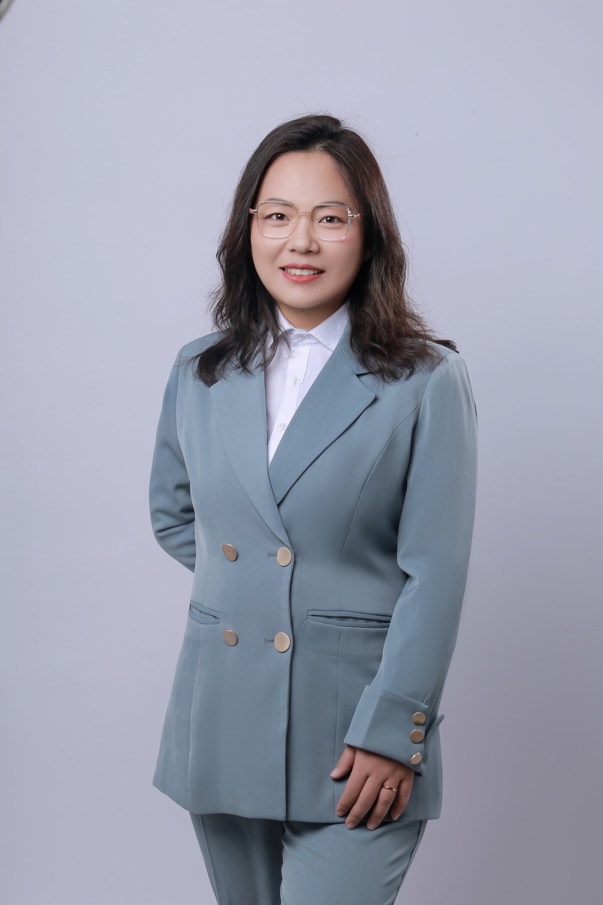 段琳琳律师职业形象照